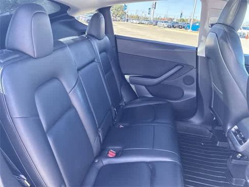 Used 2021 Tesla Model Y Long Range image 21