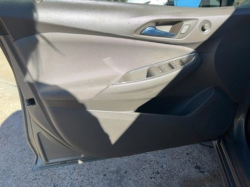 Used 2017 Chevrolet Cruze LT w/ Convenience Package image 17