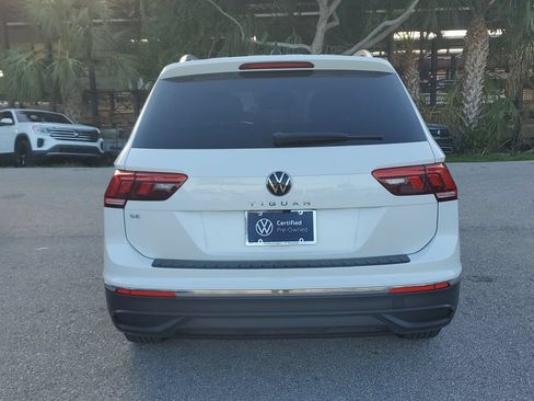 Certified 2023 Volkswagen Tiguan SE w/ Panoramic Sunroof Package FWD image 6