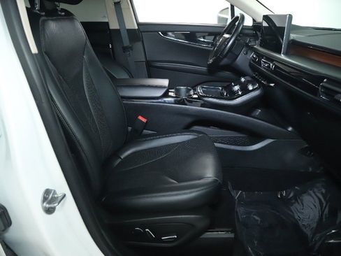 Certified 2023 Lincoln Nautilus Reserve image 35