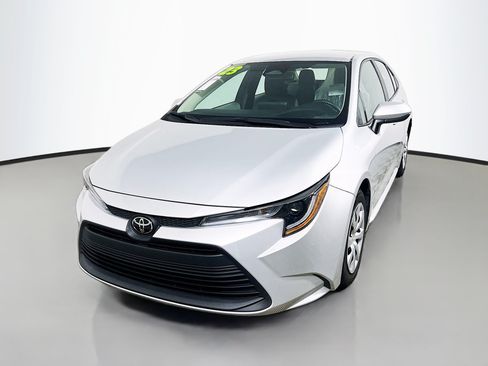Used 2023 Toyota Corolla LE FWD image 10