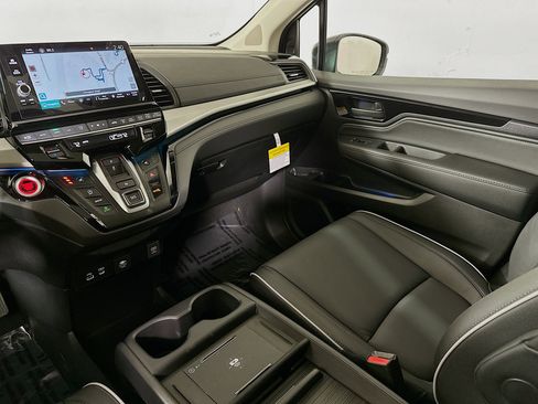 New 2026 Honda Odyssey Touring image 22