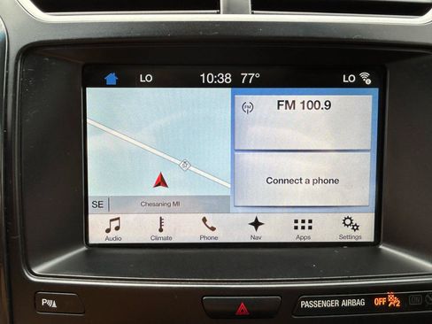 Used 2017 Ford Explorer XLT w/ XLT Technology Feature Bundle AWD/4WD image 24