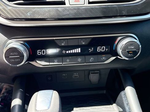 New 2025 Nissan Altima 2.5 SR w/ SR Premium Package image 11