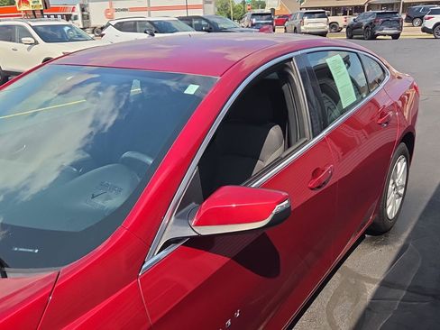 Used 2018 Chevrolet Malibu LT FWD image 6