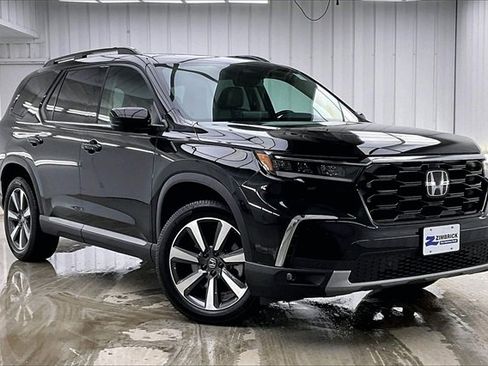 Certified 2024 Honda Pilot Touring image 35