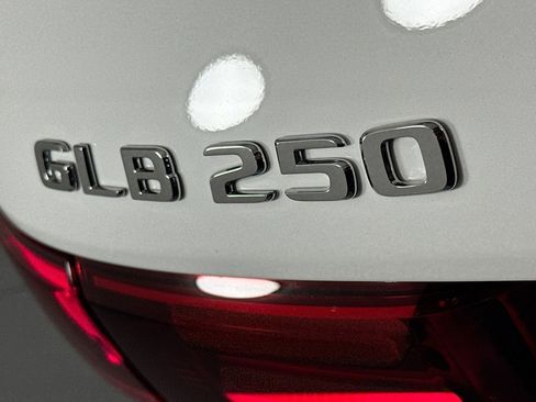 New 2026 Mercedes-Benz GLB 250 image 8