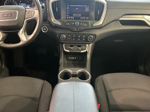 Used 2024 GMC Terrain SLE FWD image 4