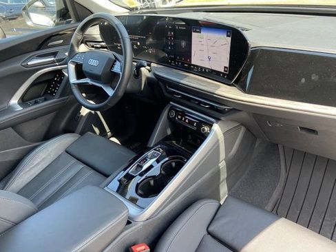 Used 2025 Audi Q5 Premium Plus AWD/4WD image 25