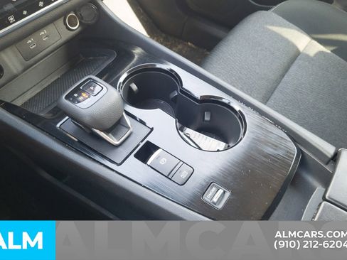 Used 2024 Nissan Rogue SV image 10