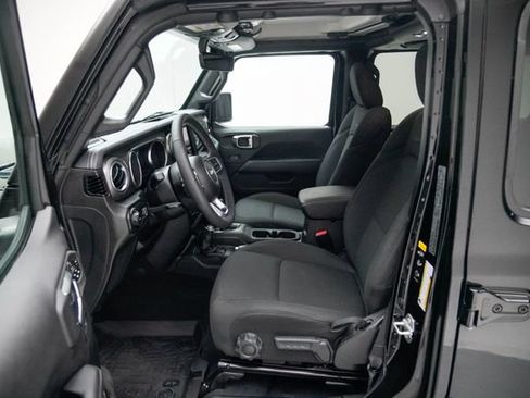 Used 2023 Jeep Wrangler Unlimited Sahara w/ LED Lighting Group AWD/4WD image 24