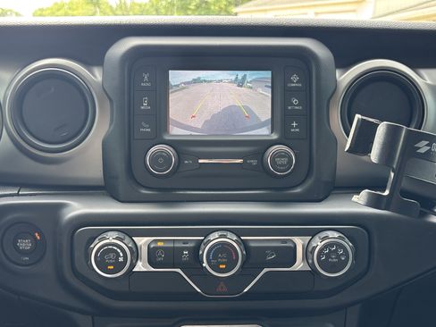 Used 2019 Jeep Wrangler Unlimited Sport S AWD/4WD image 18