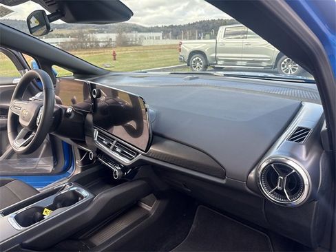 New 2026 Chevrolet Equinox EV LT image 30