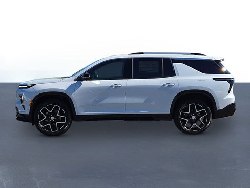 New 2026 Chevrolet Traverse High Country w/ LPO, Floor Liner Package image 8