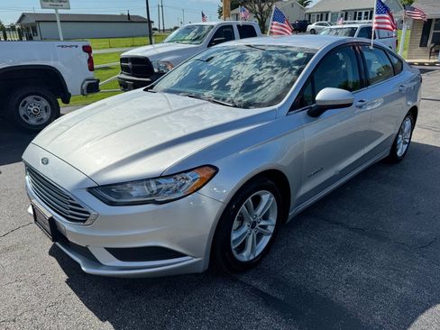 Used 2018 Ford Fusion S FWD image 2