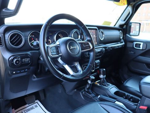 Used 2022 Jeep Wrangler Unlimited Rubicon 4xe image 11