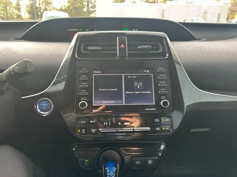 Used 2022 Toyota Prius LE image 65