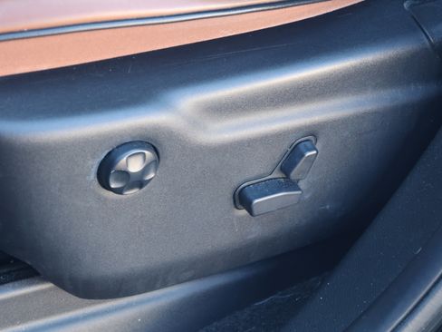 Used 2018 Jeep Grand Cherokee Summit w/ Platinum Series Group image 32