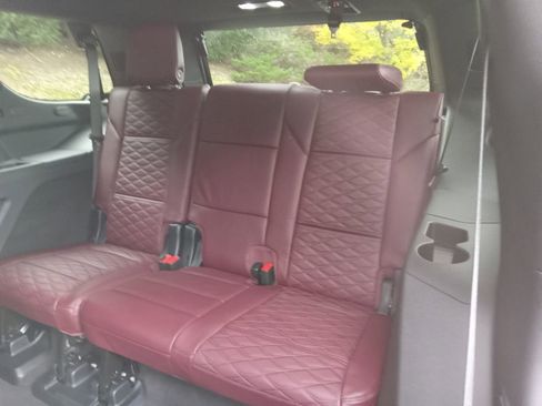 Used 2025 Cadillac Escalade Sport w/ LPO, ONYX Package image 23