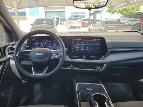 Used 2025 Chevrolet Equinox LT w/ Convenience Package II FWD image 14
