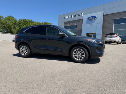 Used 2022 Ford Escape SE w/ Convenience Package FWD image 2