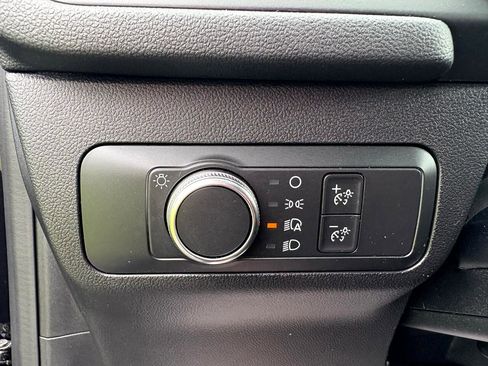 Used 2021 Ford Escape SE image 10