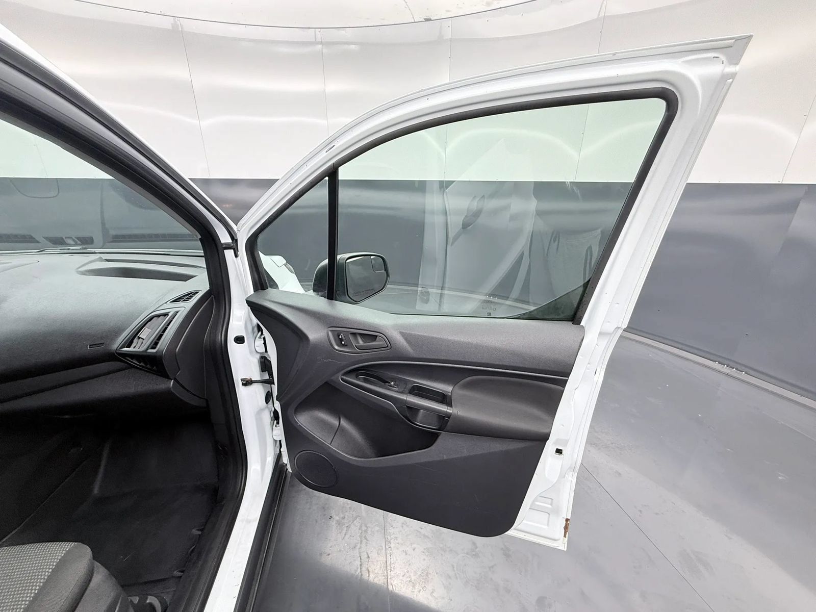 Used 2016 Ford Transit Connect XL FWD image 10