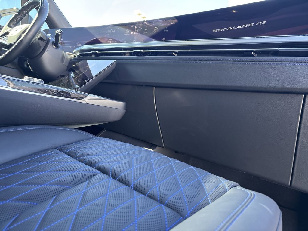 Used 2026 Cadillac Escalade IQ Sport 1 w/ LPO, Floor Liner Package AWD/4WD image 34