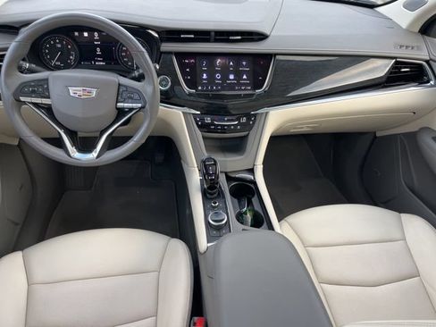 Used 2023 Cadillac XT6 Premium Luxury w/ Technology Package AWD/4WD image 37