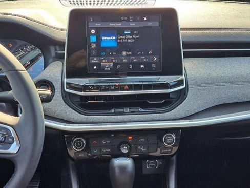 Used 2022 Jeep Compass Latitude image 24