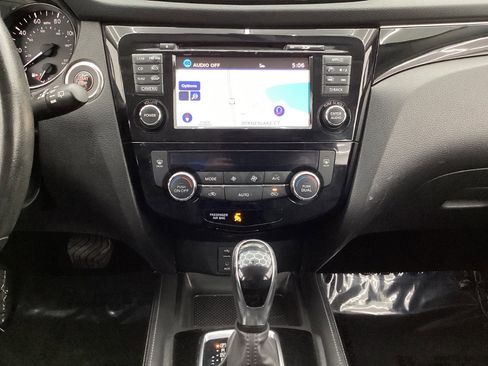 Used 2018 Nissan Rogue Sport SL image 28