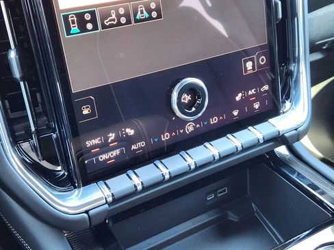 New 2026 GMC Yukon Elevation image 21