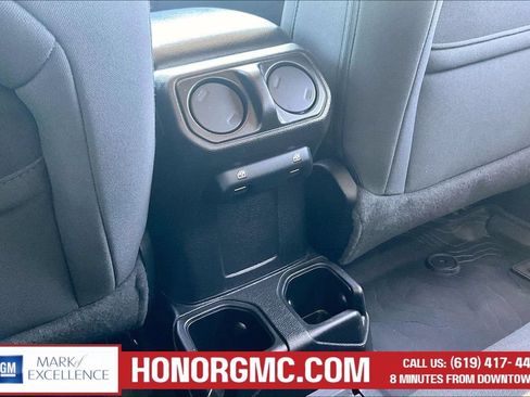Used 2021 Jeep Gladiator Sport AWD/4WD image 11