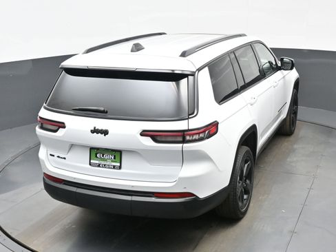 Used 2023 Jeep Grand Cherokee L Laredo image 38