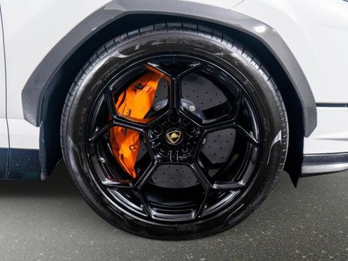 Used 2023 Lamborghini Urus Performante AWD/4WD image 11