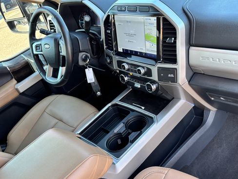 Used 2022 Ford F250 Lariat image 11