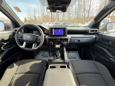 Used 2025 Toyota 4Runner 4WD image 2