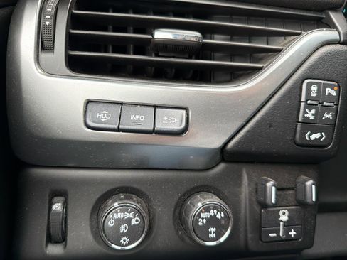 Used 2017 Chevrolet Suburban Premier AWD/4WD image 18