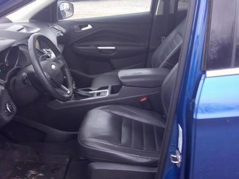 Used 2017 Ford Escape Titanium image 5