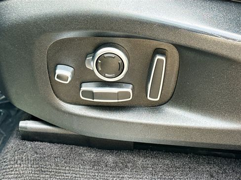 Used 2022 Land Rover Range Rover Sport SVR image 25