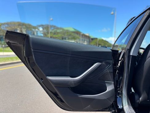 Used 2018 Tesla Model 3 Long Range image 16