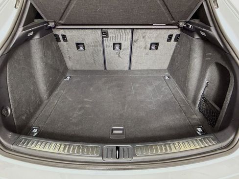 Certified 2024 Porsche Macan AWD/4WD image 28