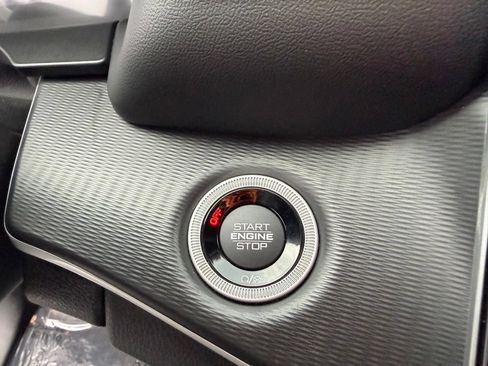 Used 2023 Jeep Grand Cherokee L Laredo w/ Luxury Tech Group I AWD/4WD image 34