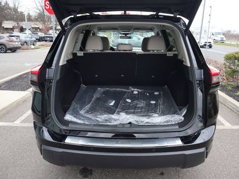 Certified 2025 Nissan Rogue SV AWD/4WD image 26