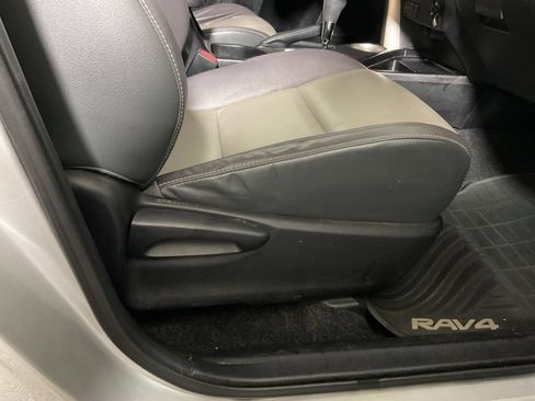 Used 2014 Toyota RAV4 Limited w/ Technology Package AWD/4WD image 37