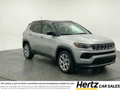 Used 2025 Jeep Compass Limited image 1