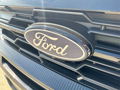 Certified 2025 Ford Expedition Active image 34