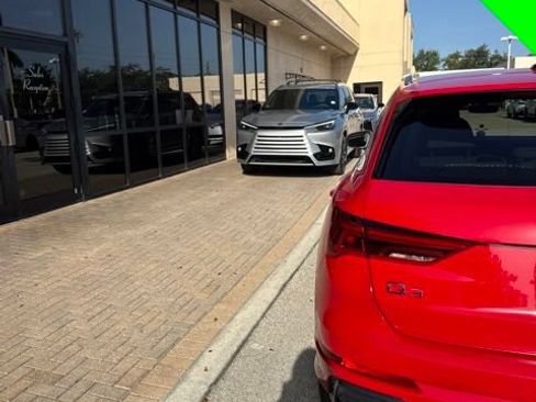 Used 2020 Audi Q3 2.0T Premium Plus w/ Premium Plus Package AWD/4WD image 16