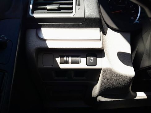 Used 2017 Subaru Forester 2.5i w/ Alloy Wheel Package AWD/4WD image 15