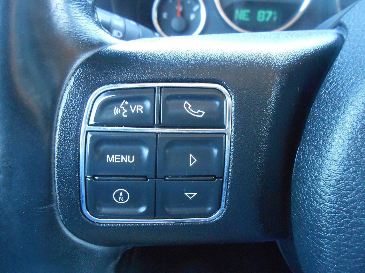 Used 2016 Jeep Wrangler Unlimited Sahara w/ Connectivity Group AWD/4WD image 11
